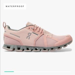 ✨WOMEN’S ON WATERPROOF RUNNING SNEAKS✨